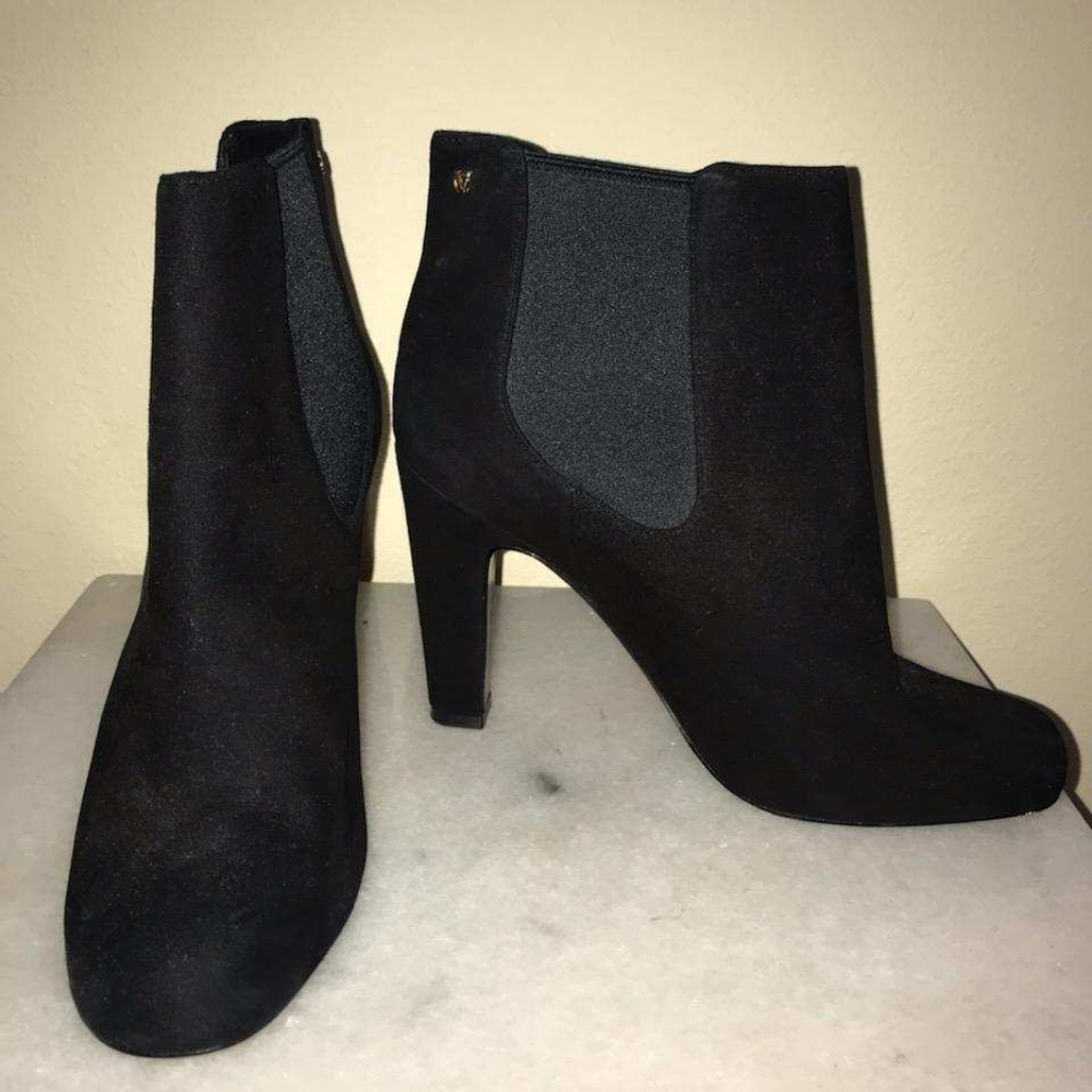 Vince Camuto Signature Black suede booties